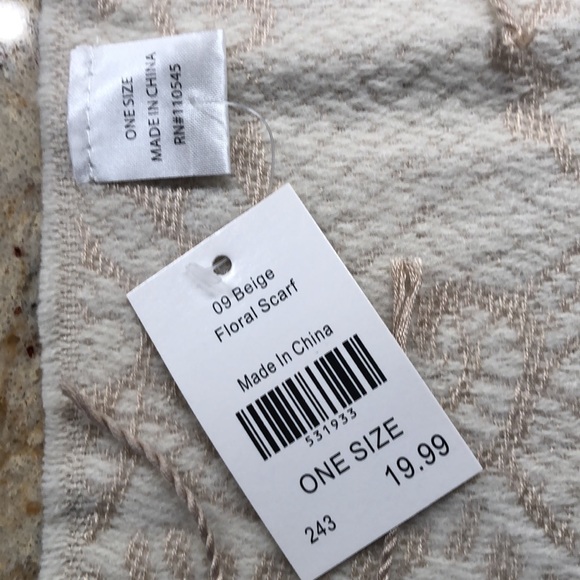 Beige and Cream Floral Scarf - Picture 4 of 5